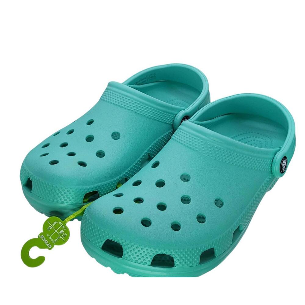 Crocs Classic Clogs   Womens size 7,   Mens size 5  Green Color, New with Tags!